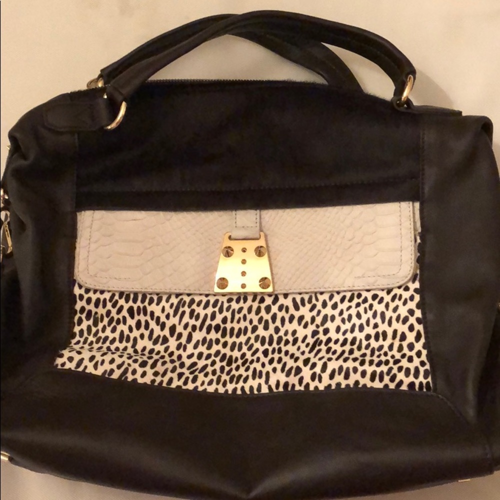 Vince Camuto Satchel